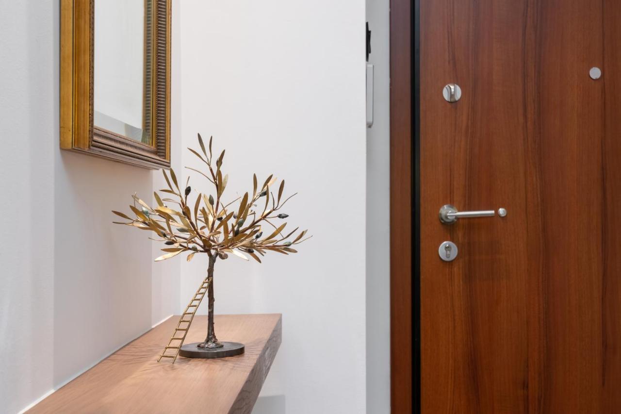 Glyfada Gallery Apartment Athena Bagian luar foto