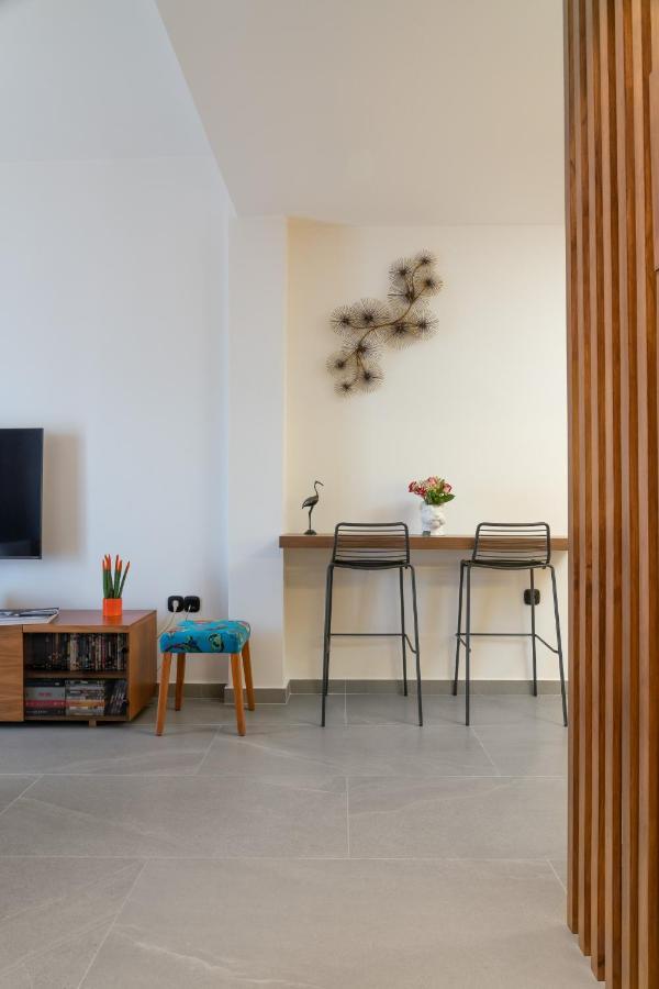 Glyfada Gallery Apartment Athena Bagian luar foto