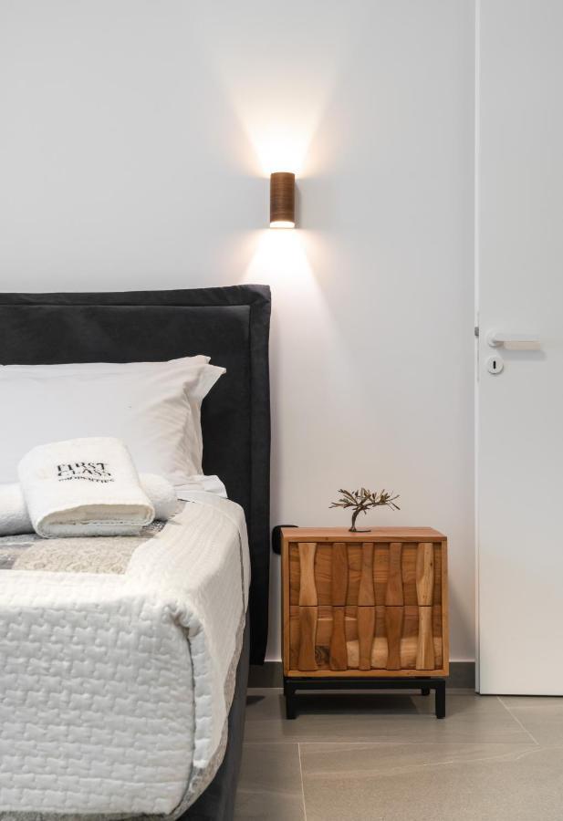 Glyfada Gallery Apartment Athena Bagian luar foto
